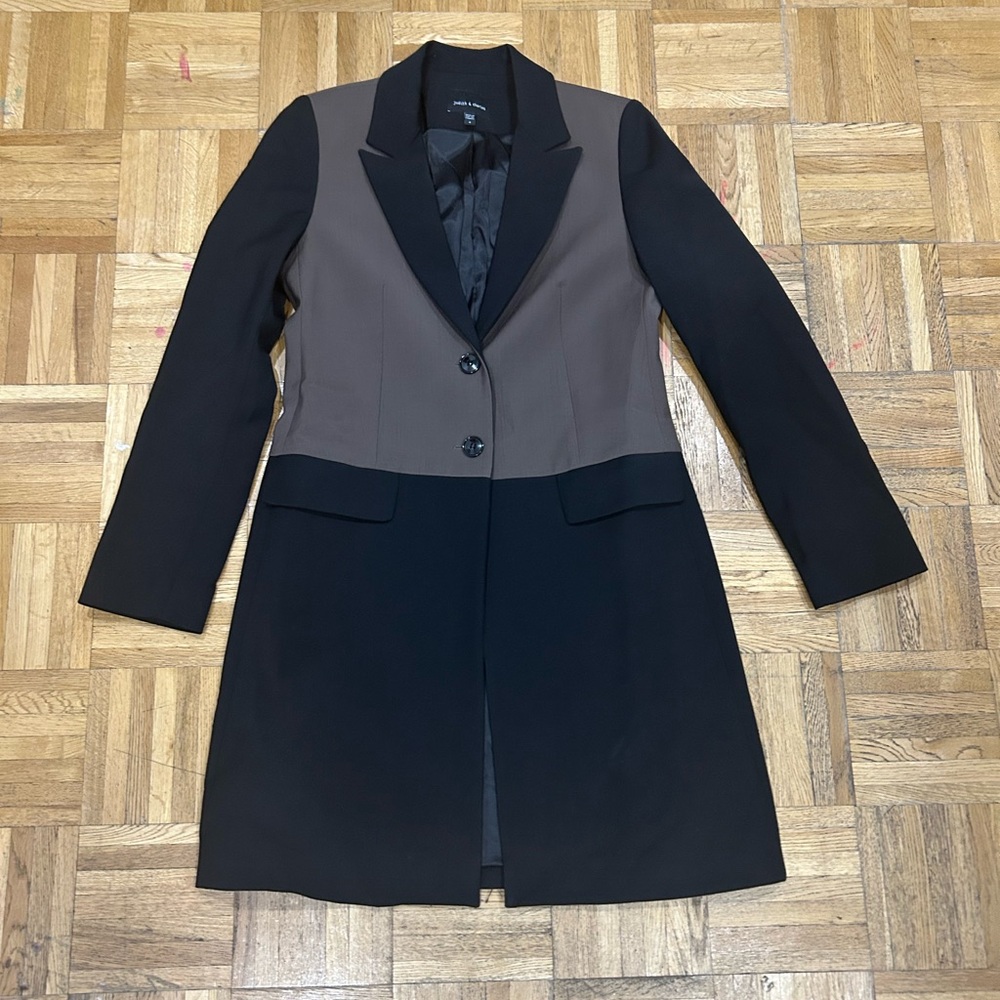 Judith and Charles coat size 4